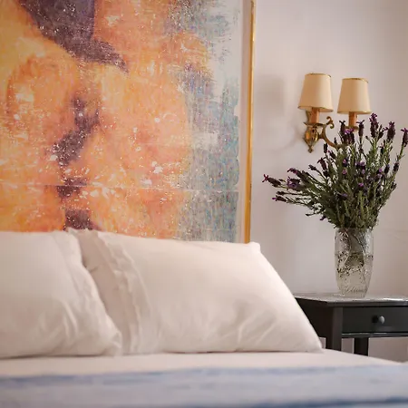 Готель Moshinos