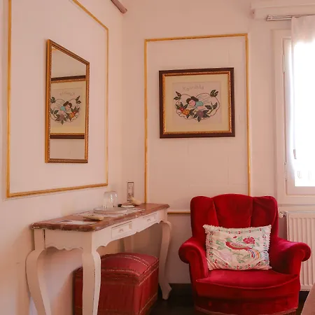 Moshinos Готель Айвалик