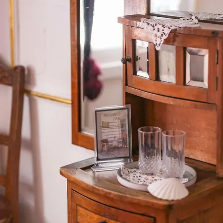 Готель Moshinos