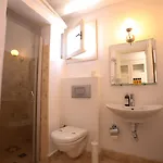 Moshinos Ayvalı